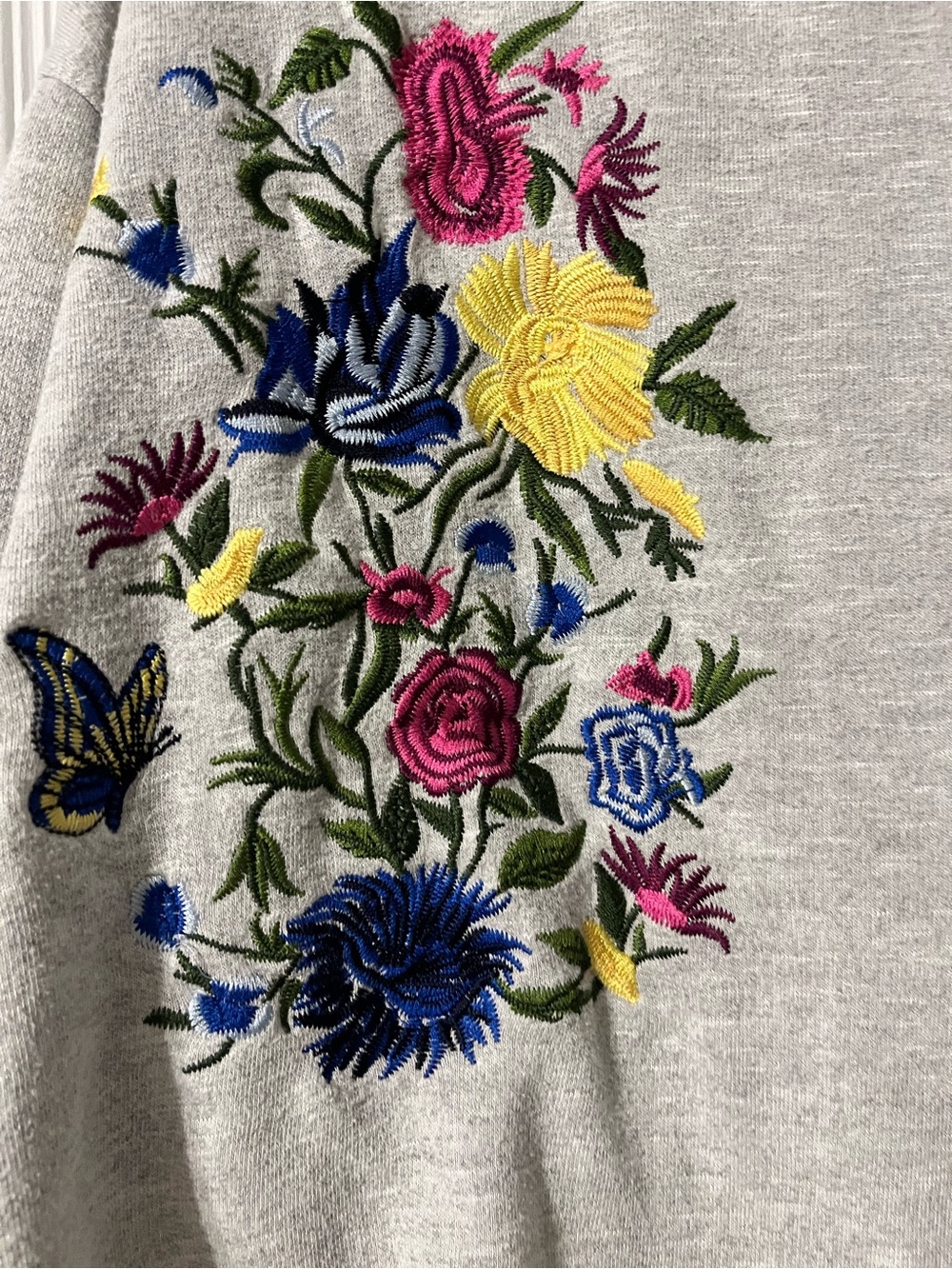 Chelsea & Theodore Gray Crewneck Sweater with Multicolor Floral Embroidery